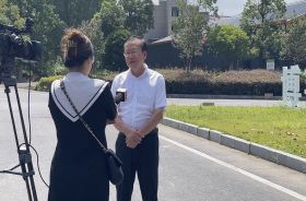 MG娱乐集团副总裁李辉华接受记者采访 ，尽MG娱乐之责，确保九江市的稳保供工作